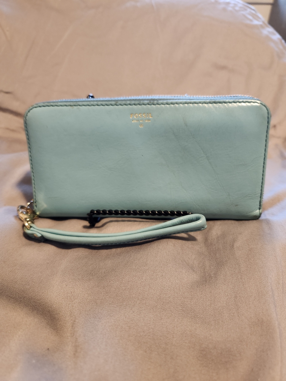 Fossil Women's Zip-Around Wristlet Wallet